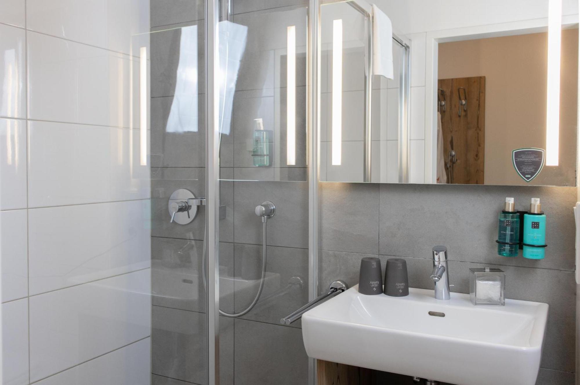 & Golf Zell Am By Alpin - Incl Summercard Apartment *